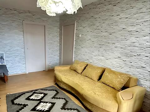 квартира за адресою Тролейбусна вул., 15