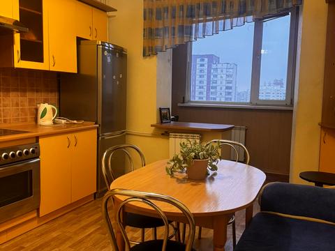 квартира за адресою Ревуцького вул., 42