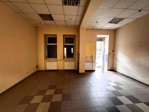 комерційна за адресою Русових вул., 8