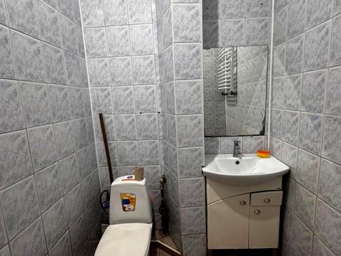 комерційна за адресою Русових вул., 8