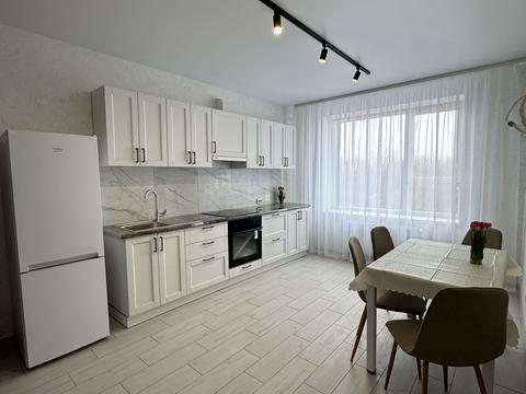 квартира за адресою Петра Дорошенка вул., 74а