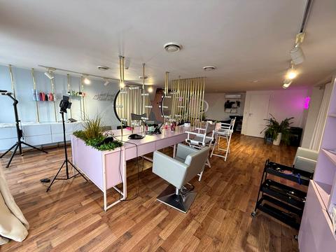 комерційна за адресою Грушевського вул., 2а