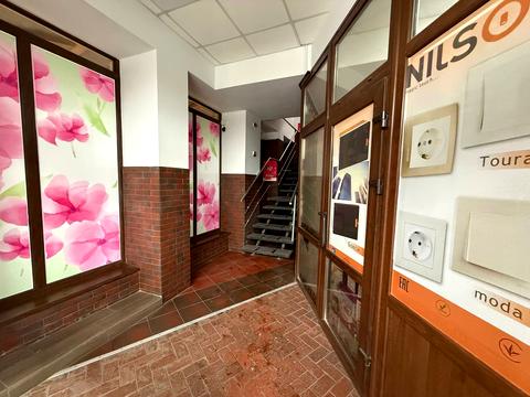 комерційна за адресою Грушевського вул., 2а