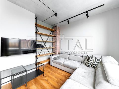 квартира за адресою Салютна вул., (Будинок 02301-02303)