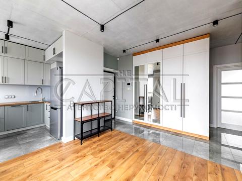 квартира за адресою Салютна вул., (Будинок 02301-02303)