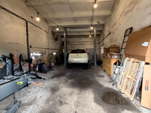 комерційна за адресою Польова вул., 10В