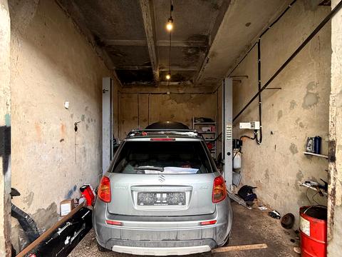 комерційна за адресою Польова вул., 10В