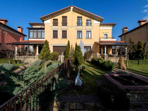 дом по адресу Богатырская ул.