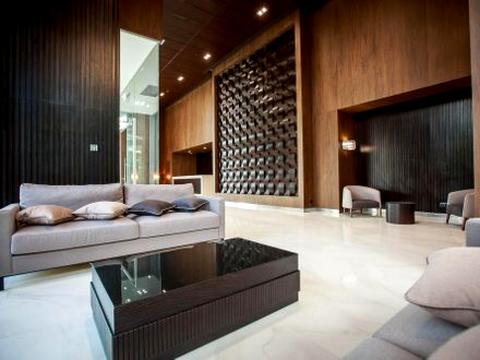 комерційна за адресою Джона Маккейна вул. (Івана Кудрі), 7