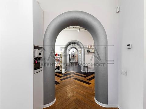 комерційна за адресою Євгена Коновальця вул. (Щорса), 34-А