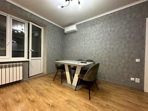 квартира за адресою Академіка Булаховського вул., 5-Д