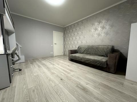 квартира за адресою Академіка Булаховського вул., 5-Д