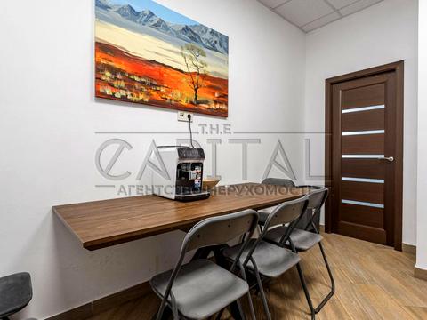 комерційна за адресою Валерія Лобановського просп. (Червонозоряний), 6-А