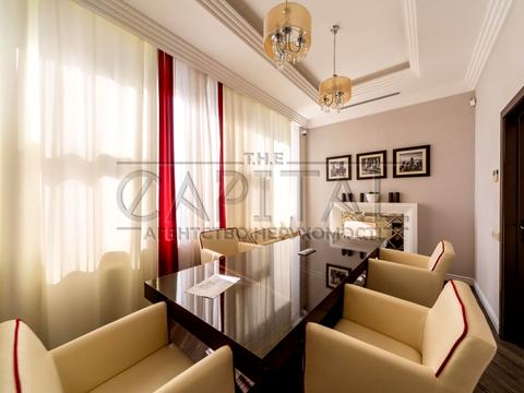 комерційна за адресою Євгена Коновальця вул. (Щорса), 44-А