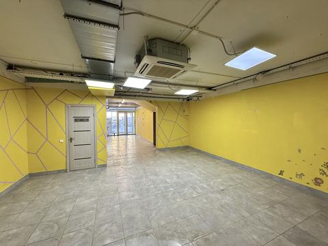 комерційна за адресою Замковецька вул., 106-Б