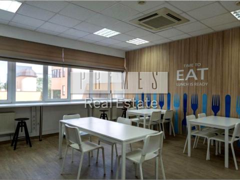 комерційна за адресою Польова вул., 63-65