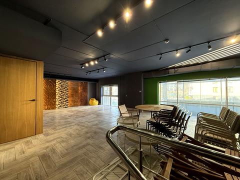 комерційна за адресою Замковецька вул., 106-Б