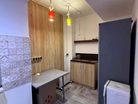 комерційна за адресою Замковецька вул., 106-Б