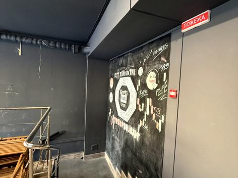 комерційна за адресою Замковецька вул., 106-Б