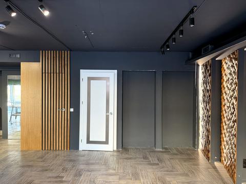 комерційна за адресою Замковецька вул., 106-Б