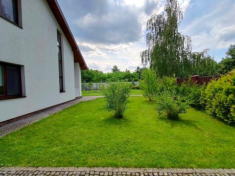 будинок за адресою Молодіжна вул.