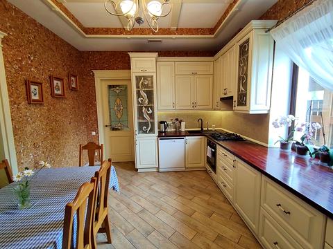 будинок за адресою Молодіжна вул.