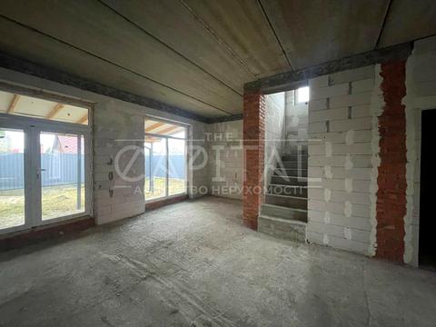 будинок за адресою героїв україни