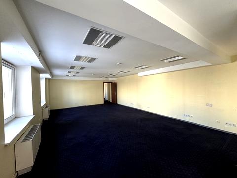 комерційна за адресою Голосіївська вул., 7 к3