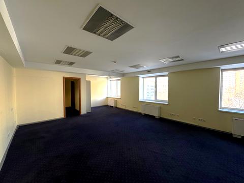 комерційна за адресою Голосіївська вул., 7 к3