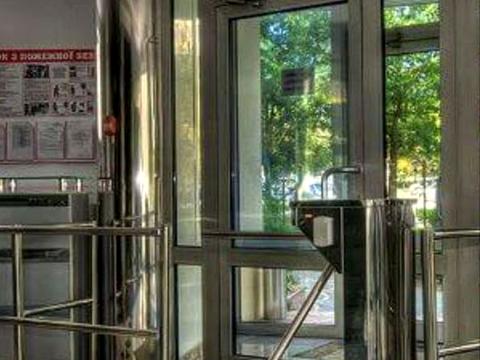 комерційна за адресою Голосіївська вул., 7 к3