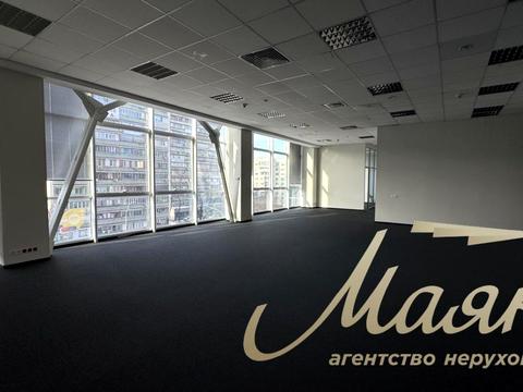 комерційна за адресою Солом'янська вул., 11