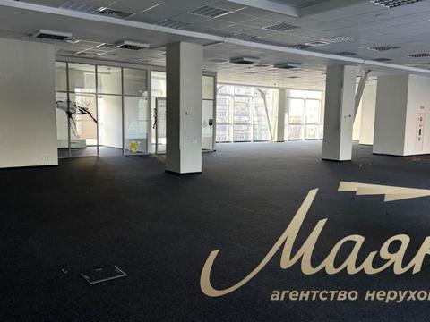 комерційна за адресою Солом'янська вул., 11