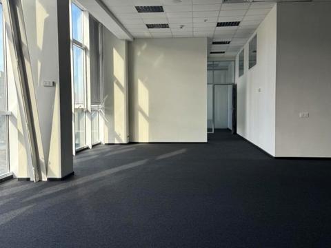 комерційна за адресою Солом'янська вул., 11