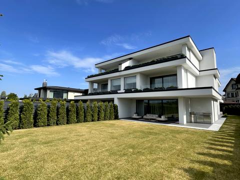 будинок за адресою Лютнева