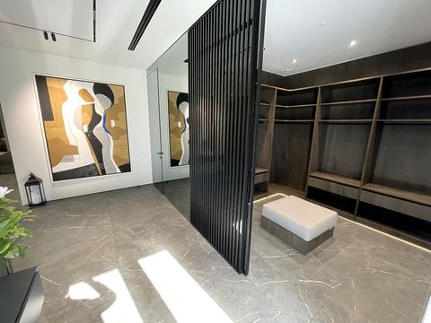 будинок за адресою Лютнева