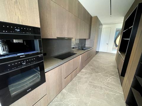 будинок за адресою Лютнева