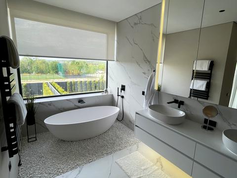 будинок за адресою Лютнева