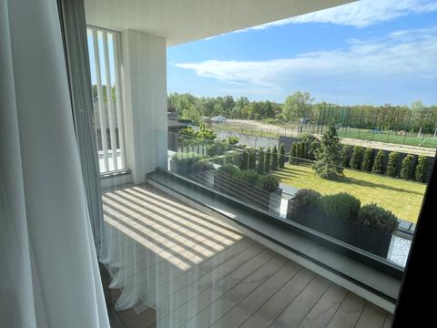 будинок за адресою Лютнева