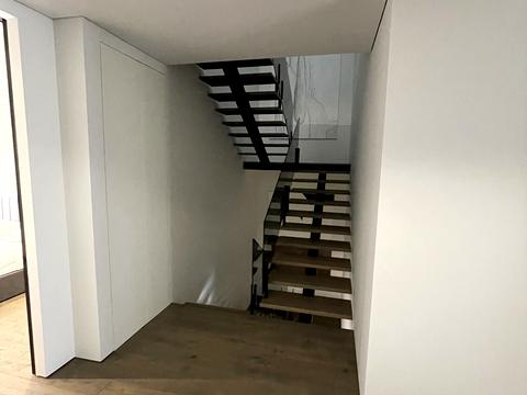 будинок за адресою Лютнева