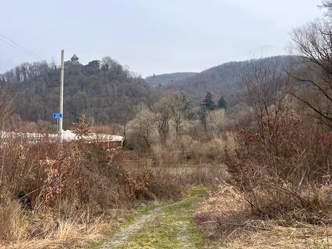 участок по адресу Ужанська