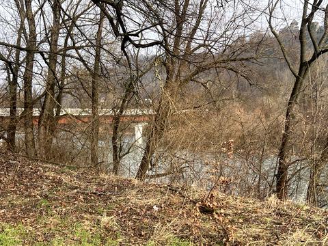 участок по адресу Ужанська