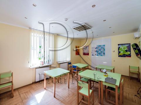 комерційна за адресою Салютна вул., 1-Б