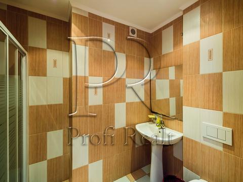 комерційна за адресою Салютна вул., 1-Б