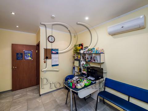 комерційна за адресою Салютна вул., 1-Б