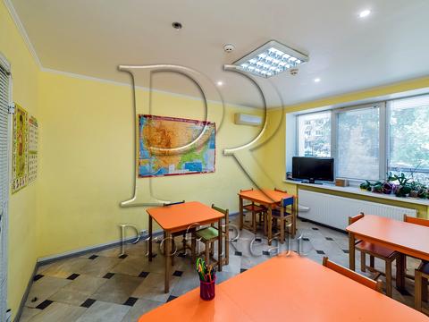 комерційна за адресою Салютна вул., 1-Б