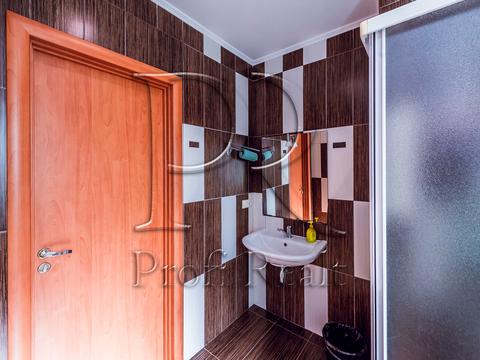 комерційна за адресою Салютна вул., 1-Б