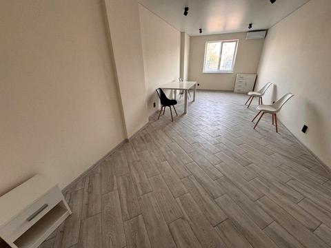 комерційна за адресою Соборності просп., 22-Б