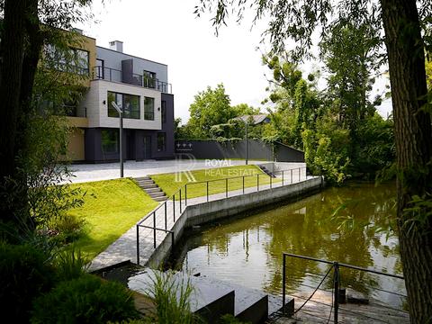 будинок за адресою 16-та Садова вул.