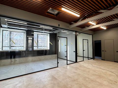 комерційна за адресою Болсуновська вул. (Сергія Струтинського), 4