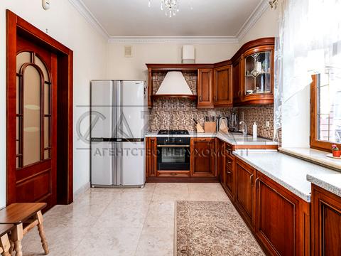 будинок за адресою 6-та лінія вул.